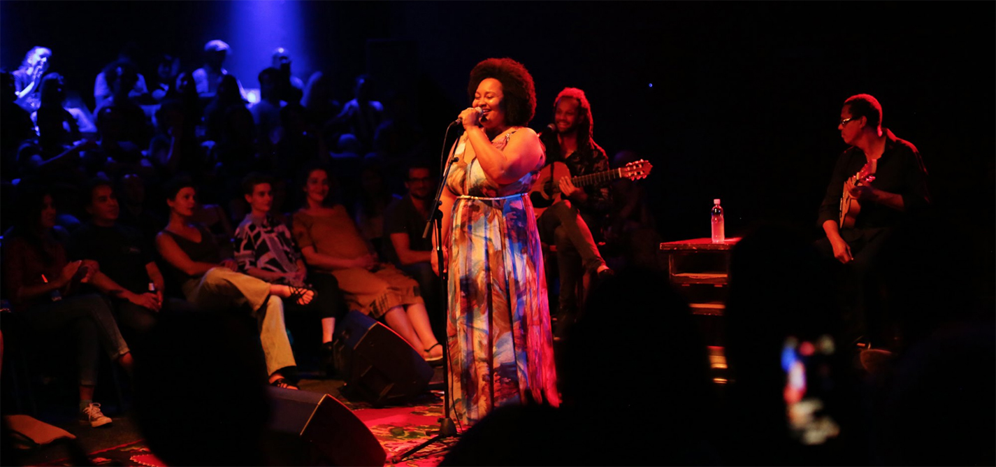 Të premtet gazmore: muzikë dhe ushqim