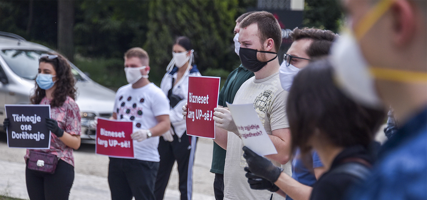 Universiteti parti(kular)