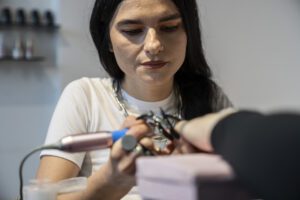 Mes kthetrave të ngjyrshme edhe DJ-seteve